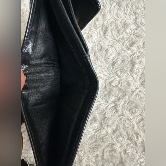 Salvatore Ferragamo Gancini Leather
Compact Wallet Black Gold - Picture 8 of 8